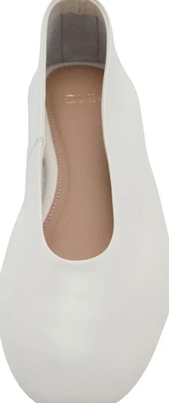 Leather ballet flats><noscript><img width=