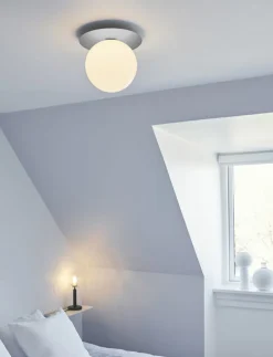 Nuura Liila 1 Large IP44 Light silver / opal