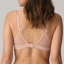 Louie spacer bh><noscript><img width=