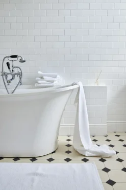 Love Bath Mat><noscript><img width=