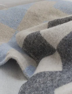 Maze Throw><noscript><img width=