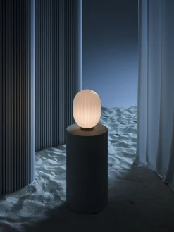 Nordic Tales Modeco+ table lampe