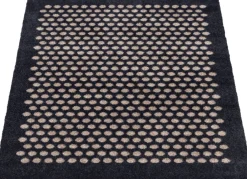 Tica Copenhagen Måtte 60x90 cm, dot sort/sand Clearance