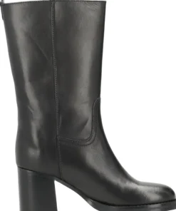 SADIE><noscript><img width=