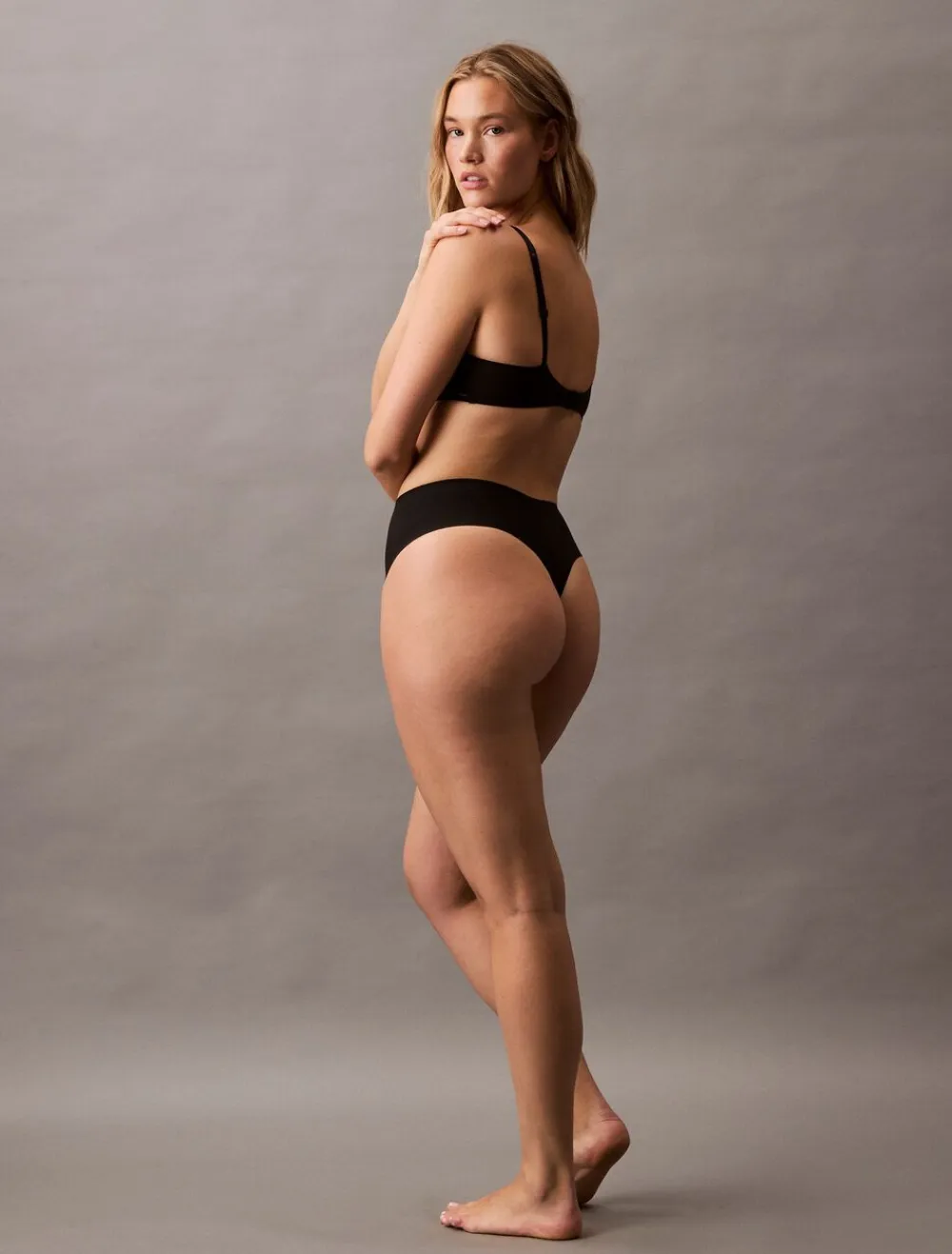 Calvin Klein SCULPTED FIRM MESH THONG Black Online