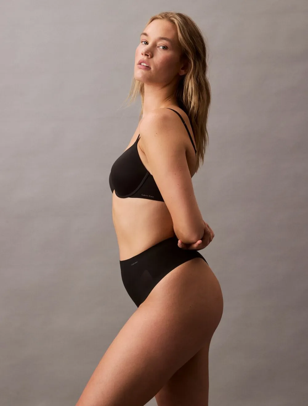 Calvin Klein SCULPTED FIRM MESH THONG Black Online