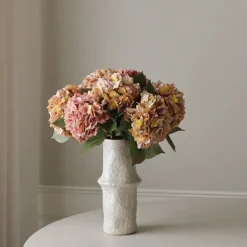 Botané Seasonal Hydrangea Bouquet