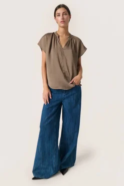 Soaked in Luxury SLParis Top Walnut Sale