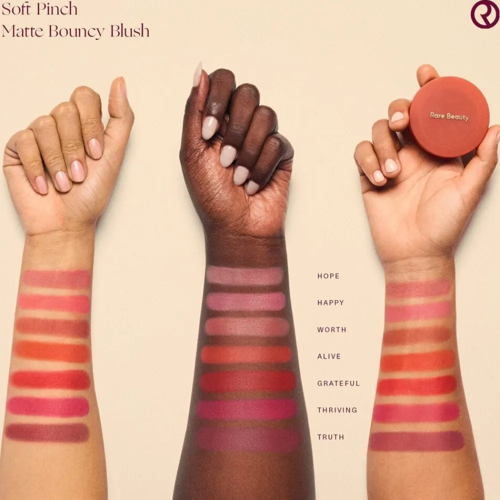 RARE BEAUTY Soft Pinch Matte Bouncy Blush - Blush med en blød mat effekt