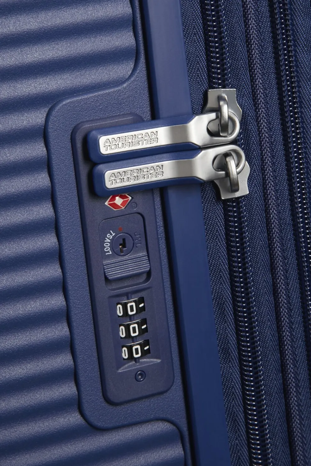 American Tourister Soundbox Midtnight navy Hot