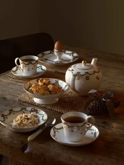 Royal Copenhagen Stjerne Riflet Jul 17 cm. dyb desserttallerken Clearance