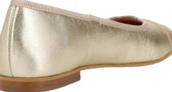 SYLVIA L><noscript><img width=