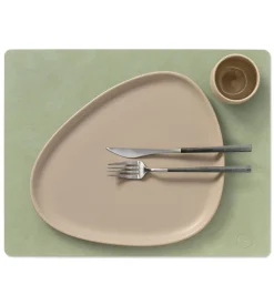 LIND DNA TABLE MAT SQUARE L 35X45CM NUPO olive green