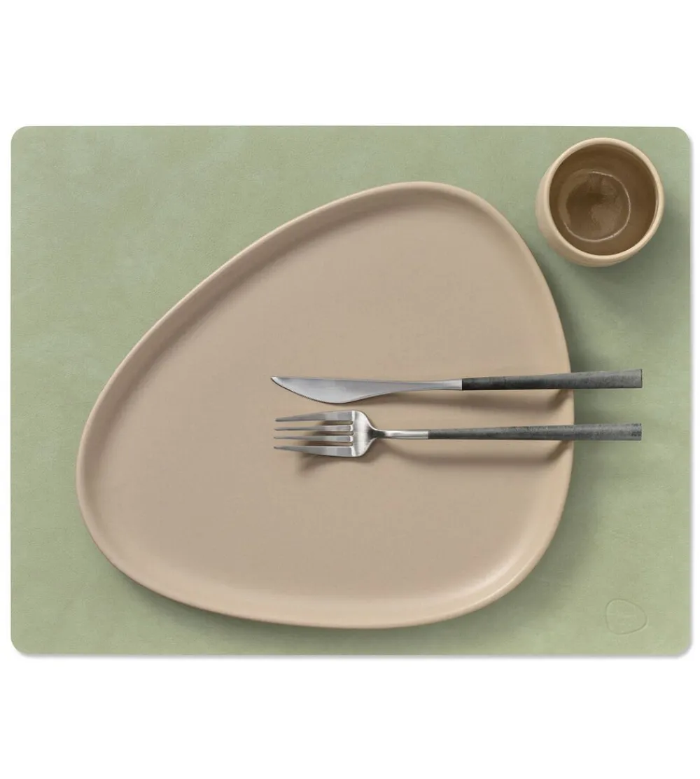 LIND DNA TABLE MAT SQUARE L 35X45CM NUPO olive green