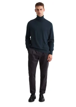 Turtleneck in pure merino><noscript><img width=