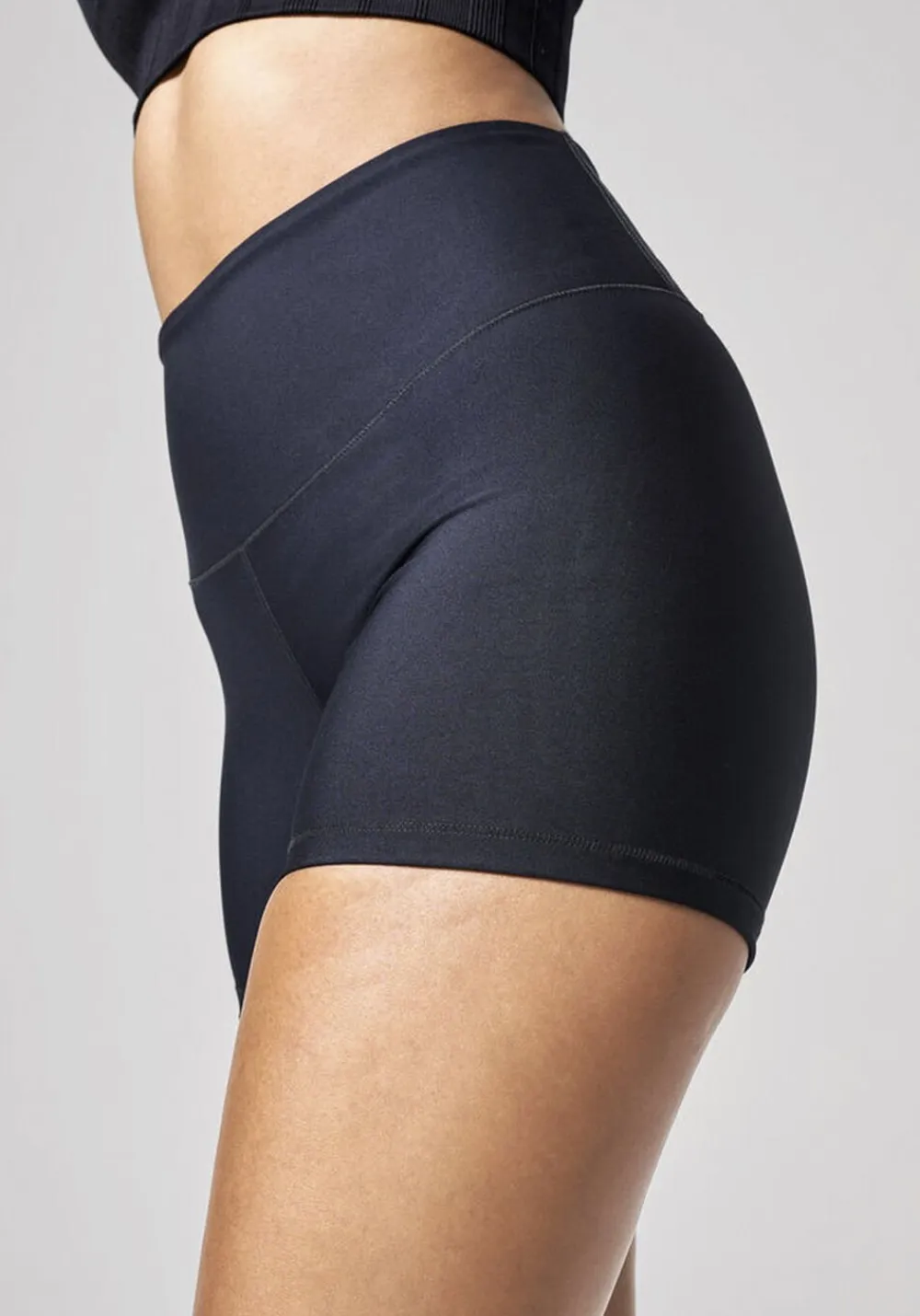 Casall Ultra High Waist hotpants Sort Hot