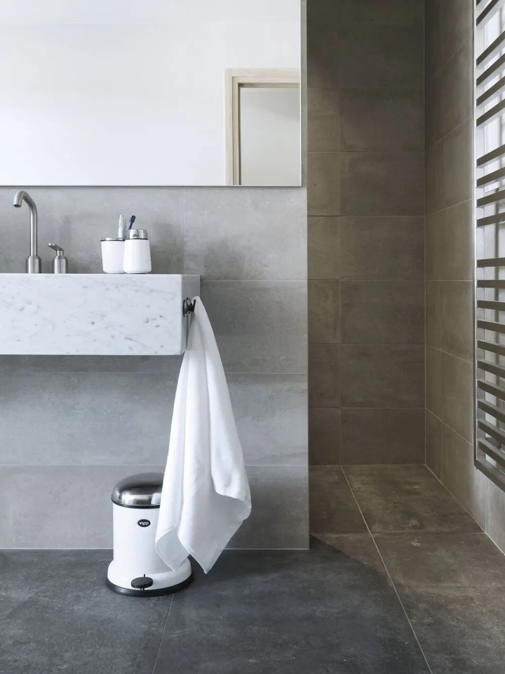 14 pedalspand 8L>Vipp Outlet