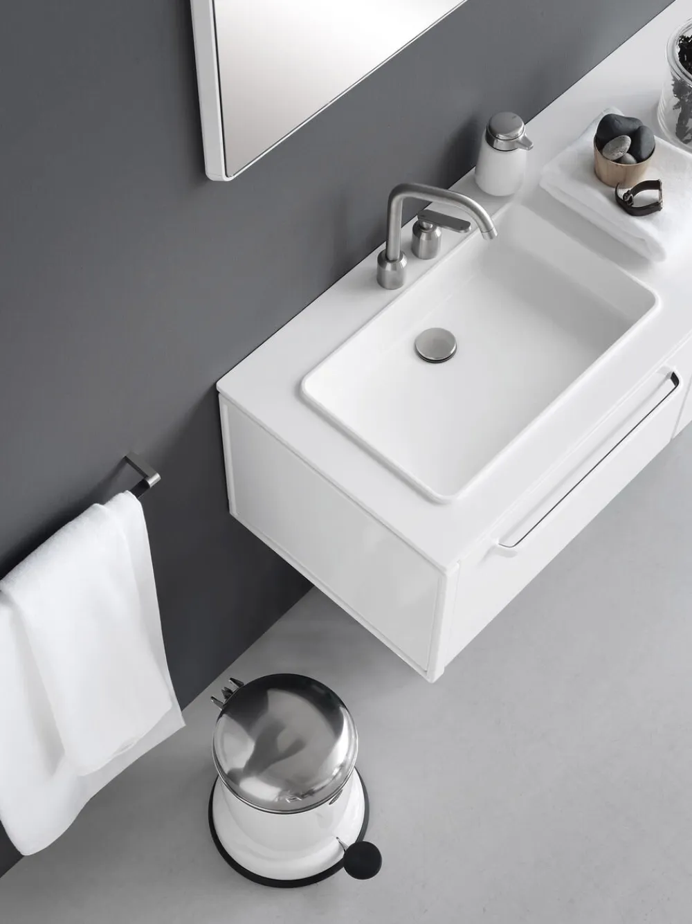 Vipp 9 sæbedispenser