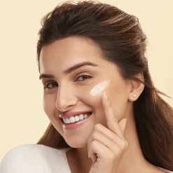 Bobbi Brown Vitamin Enriched Face Base Moisturizer + Primer