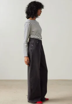 Dame Levi's XL STRAIGHT INFLUENTIAL LADY