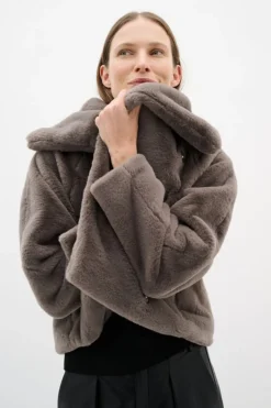 YoboIW Coat><noscript><img width=